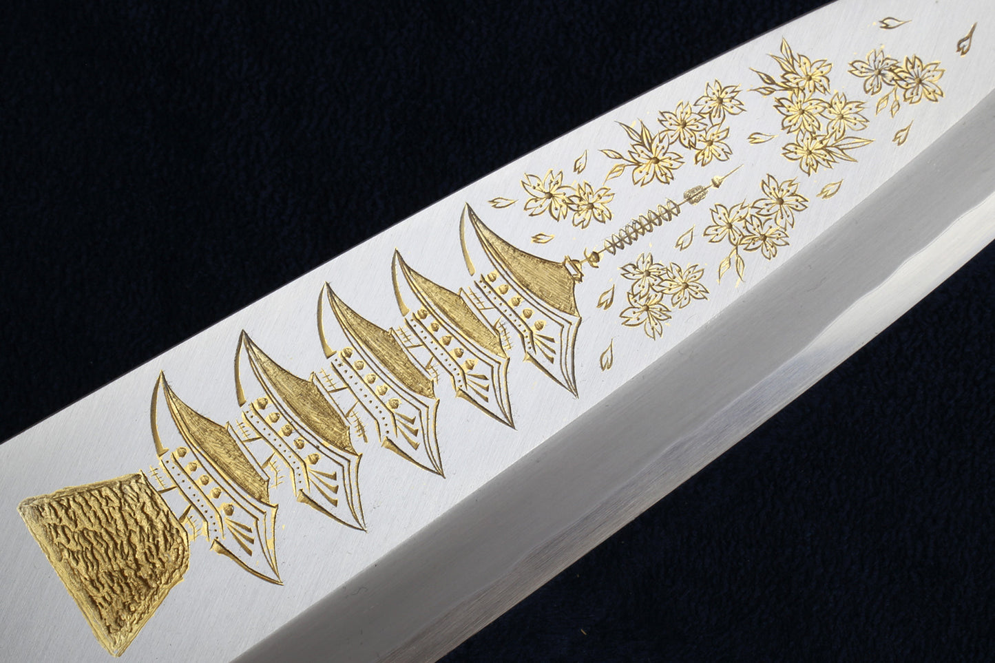 Yoshihiro Kasumi White Steel Deba Fish Fillet Knife – Hand-Etched Gold 'FIVE-STORY PAGODA', Limited Edition, 300mm (Magnolia Handle)