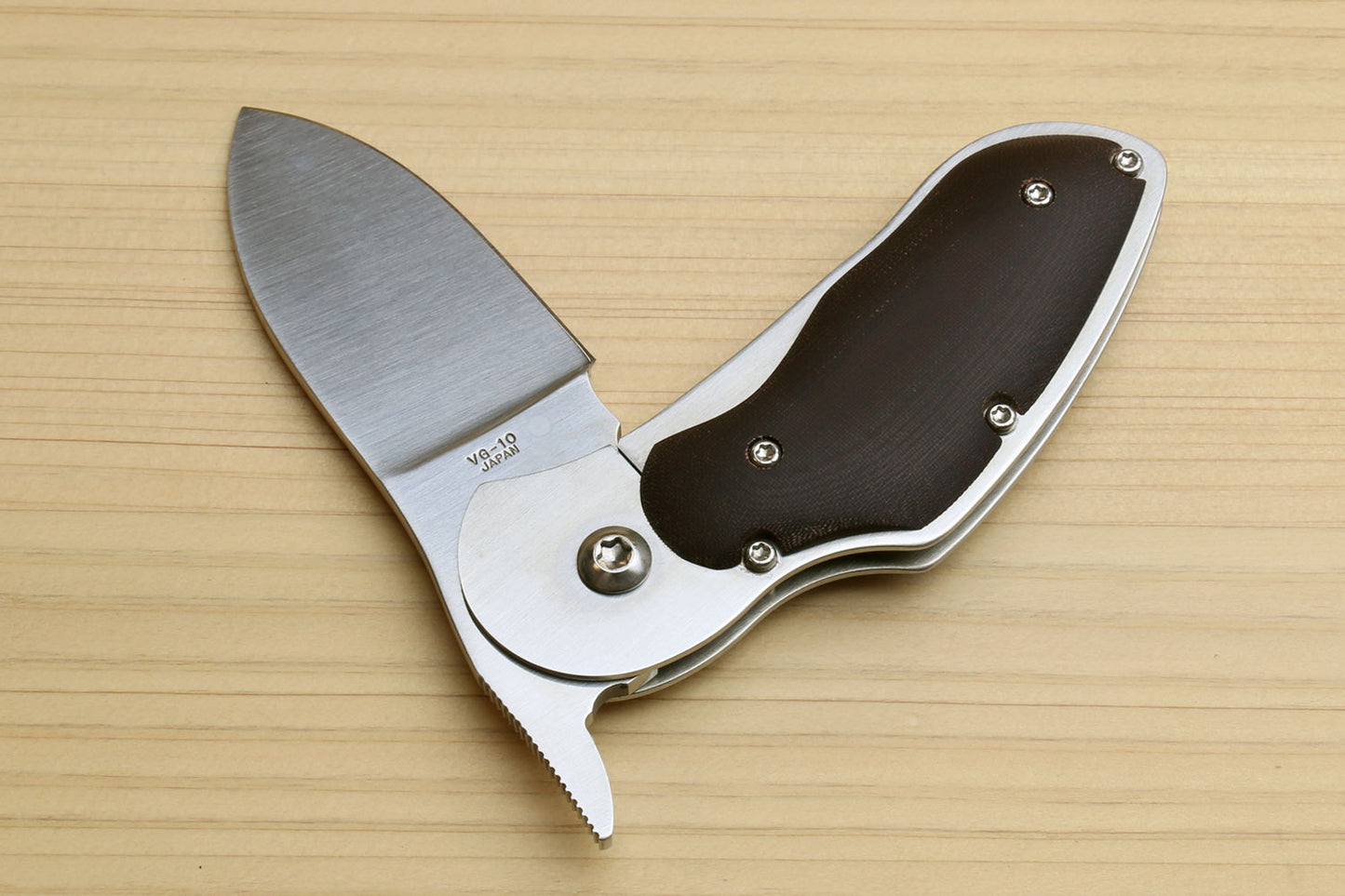 Moki VG-10 Stainless Steel Flamelock Folding Pocket Knife (Rabbit Matt Finish)