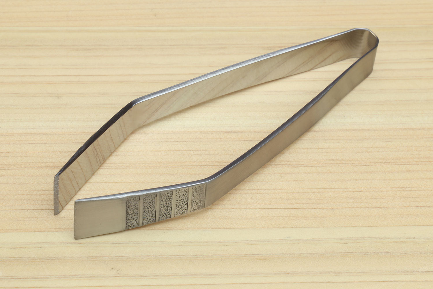 Yoshihiro Non-slip Fish Bone Tweezer Japanese Sushi Chefs Garnishing Tool (Western Type)
