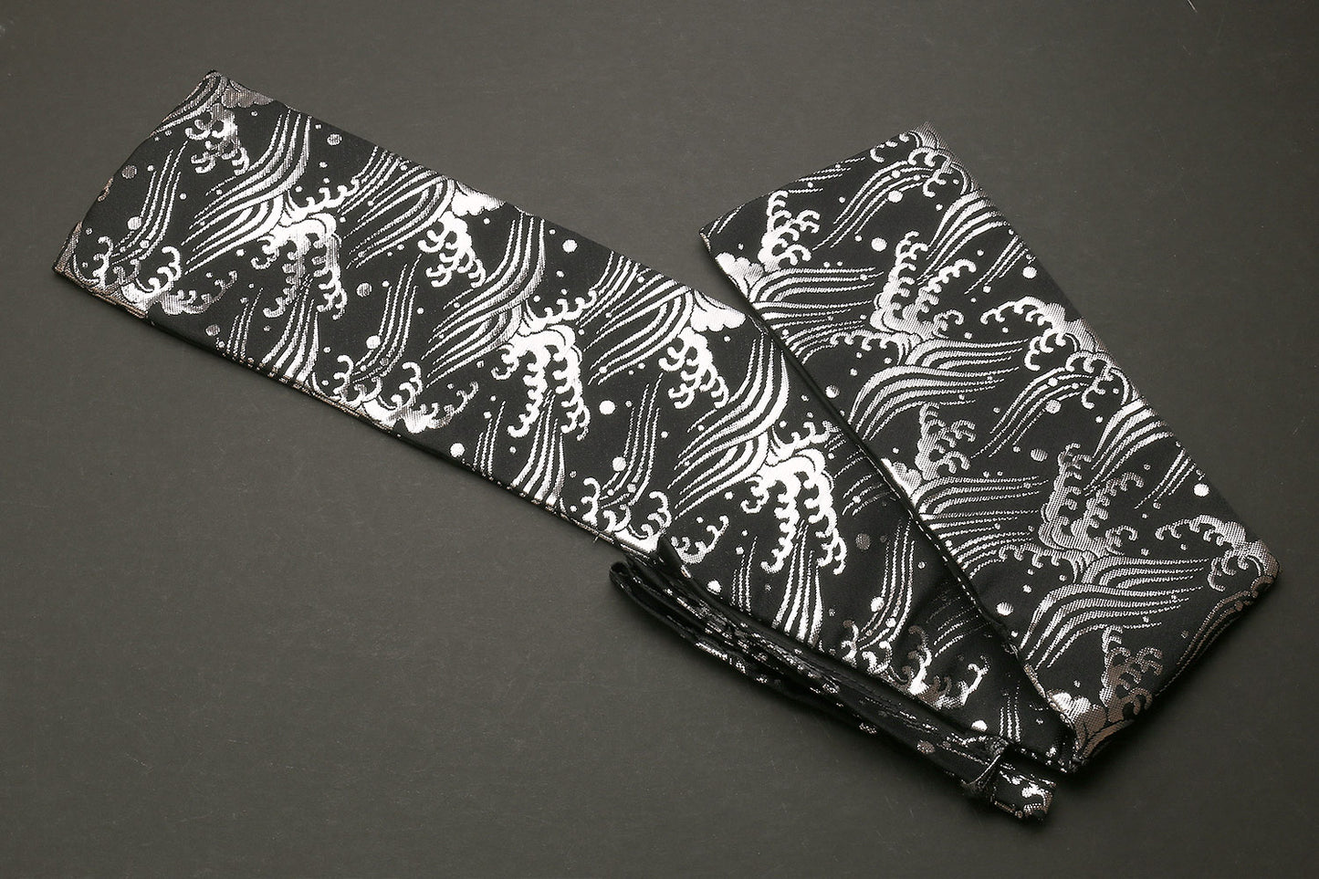 Yoshihiro Japanese Knife Pouch Bag (Black & Silver Japanese wave Pattern)