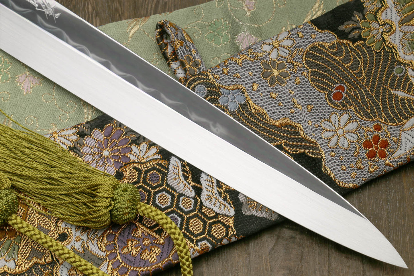 Yoshihiro Mizu Honyaki White Steel Mirror-Finished Namiukashi Yanagi Ebony Handle